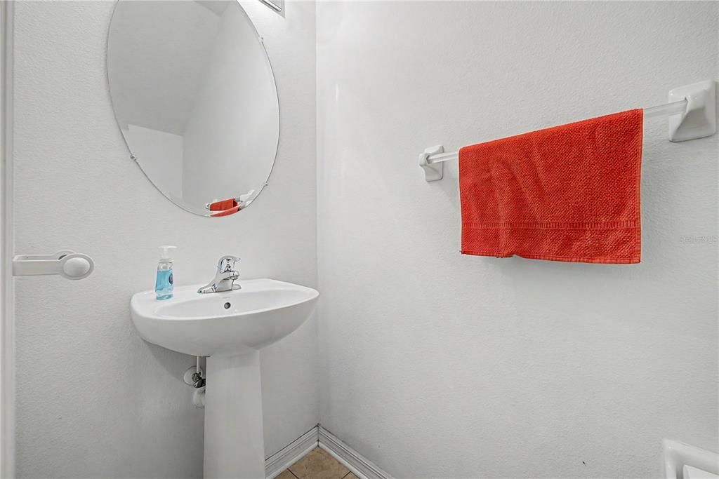 For Sale: $249,900 (3 beds, 2 baths, 1400 Square Feet)