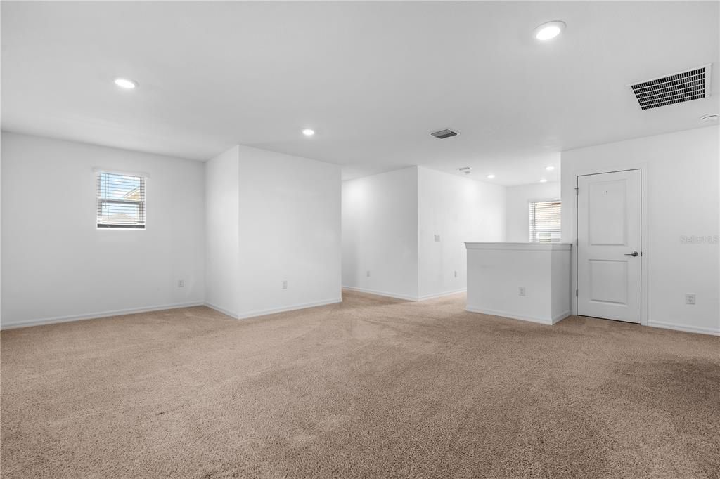 For Sale: $409,000 (5 beds, 3 baths, 2530 Square Feet)