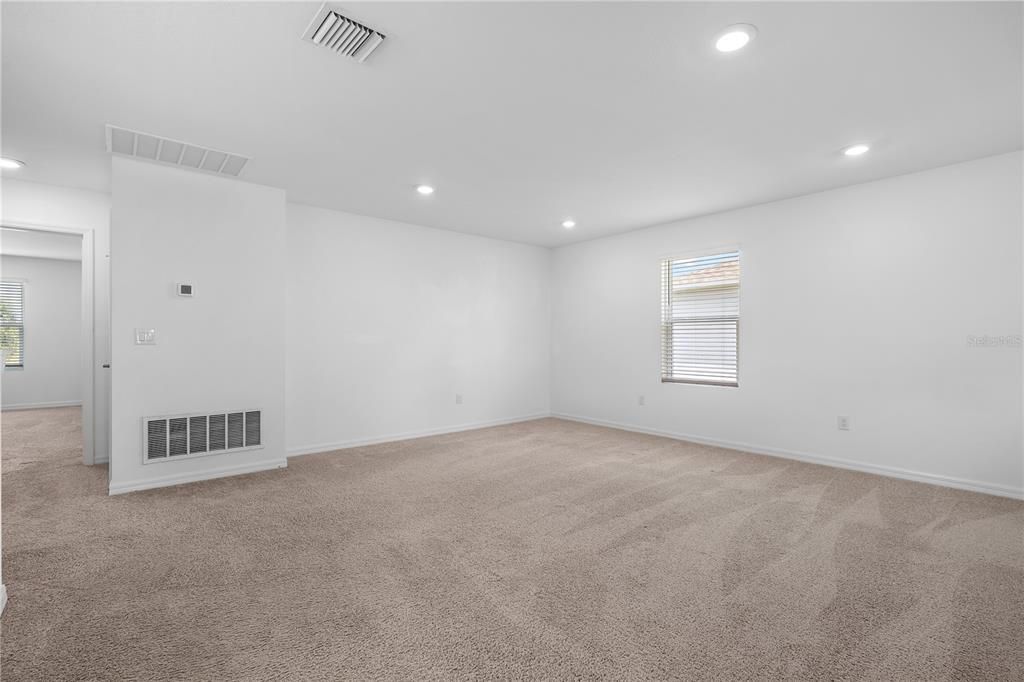 For Sale: $409,000 (5 beds, 3 baths, 2530 Square Feet)