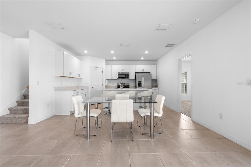 For Sale: $409,000 (5 beds, 3 baths, 2530 Square Feet)
