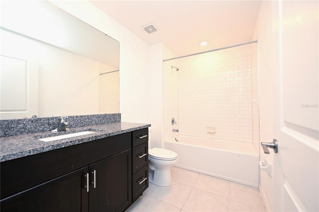For Rent: $2,260 (4 beds, 2 baths, 1815 Square Feet)