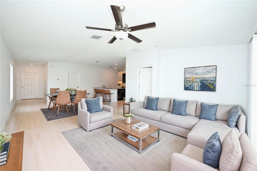 For Rent: $2,260 (4 beds, 2 baths, 1815 Square Feet)