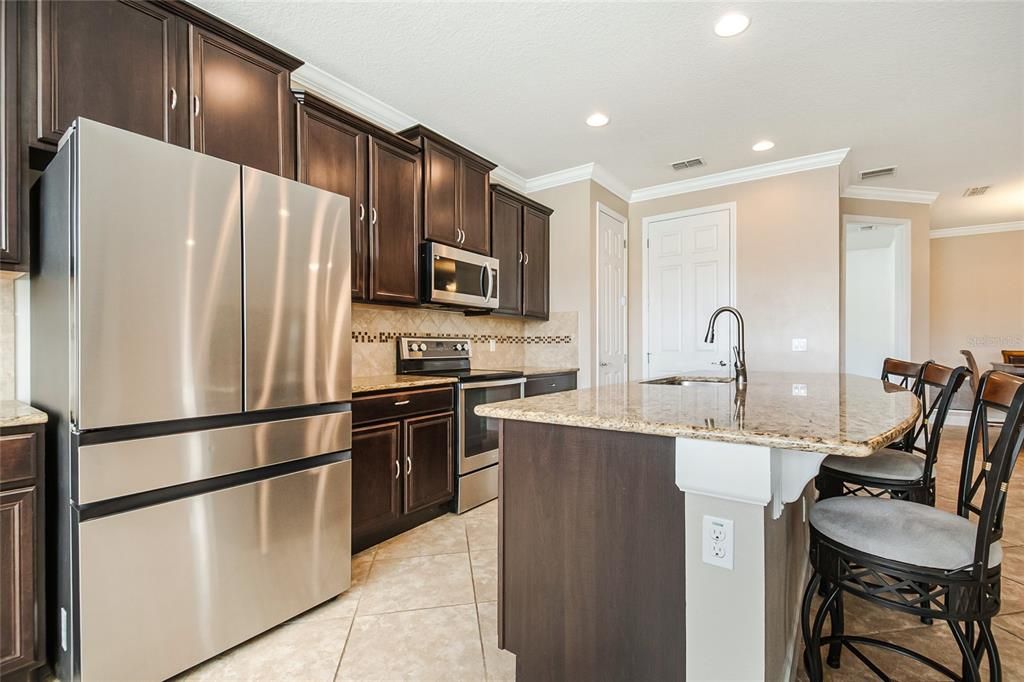 For Sale: $619,900 (3 beds, 2 baths, 1946 Square Feet)