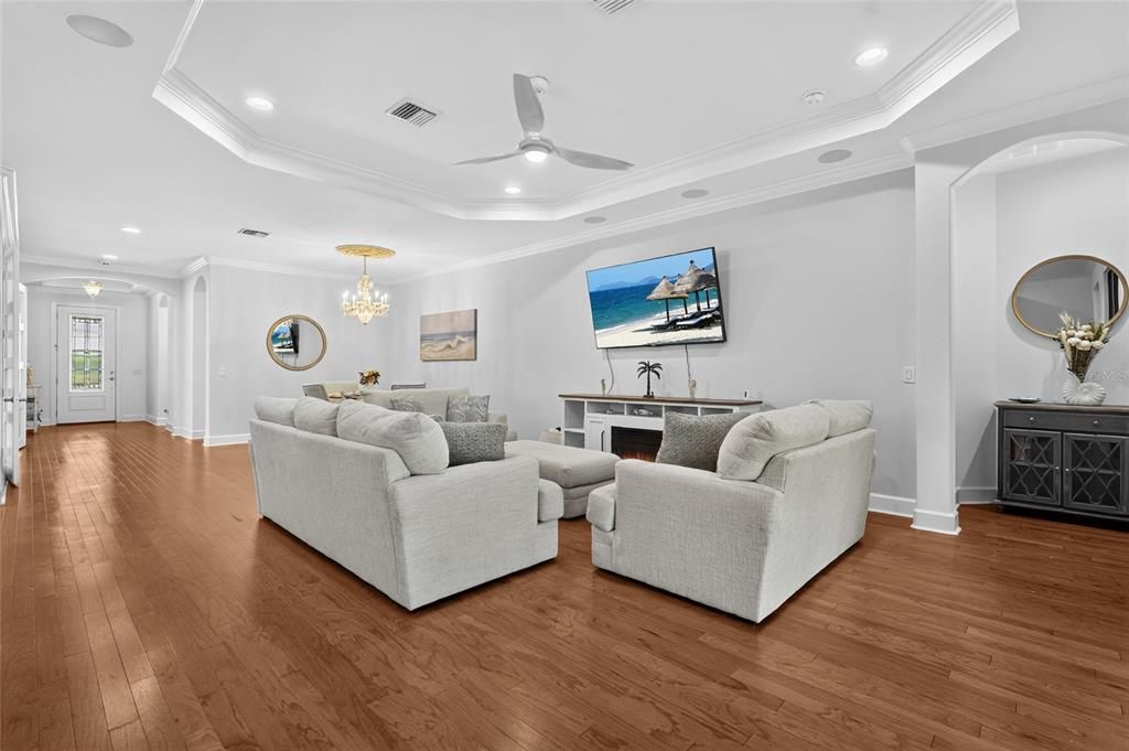 For Sale: $729,900 (3 beds, 3 baths, 2307 Square Feet)