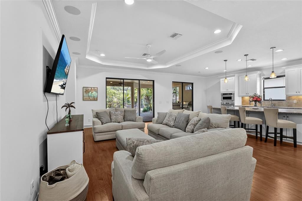 For Sale: $729,900 (3 beds, 3 baths, 2307 Square Feet)