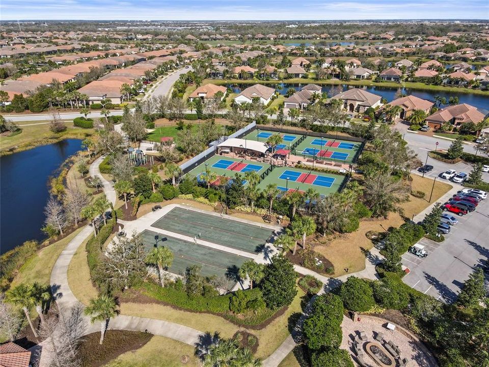 For Sale: $729,900 (3 beds, 3 baths, 2307 Square Feet)