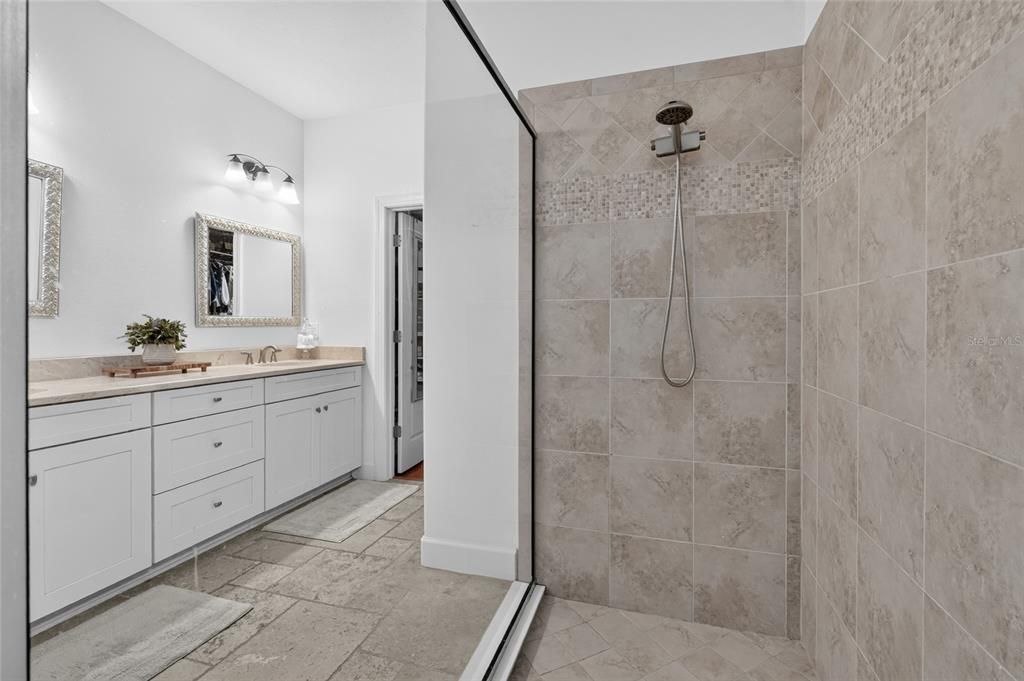 For Sale: $729,900 (3 beds, 3 baths, 2307 Square Feet)