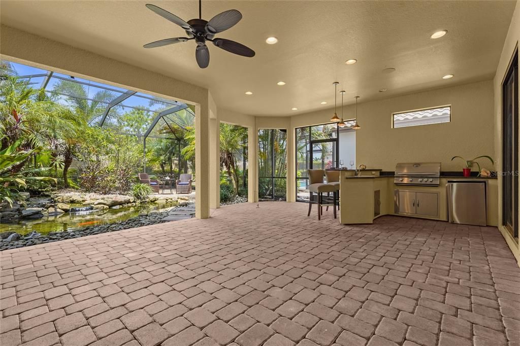 For Sale: $729,900 (3 beds, 3 baths, 2307 Square Feet)