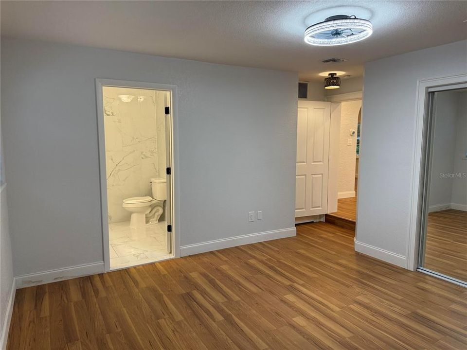 На продажу: $349,995 (3 спален, 2 ванн, 1360 Квадратных фут)