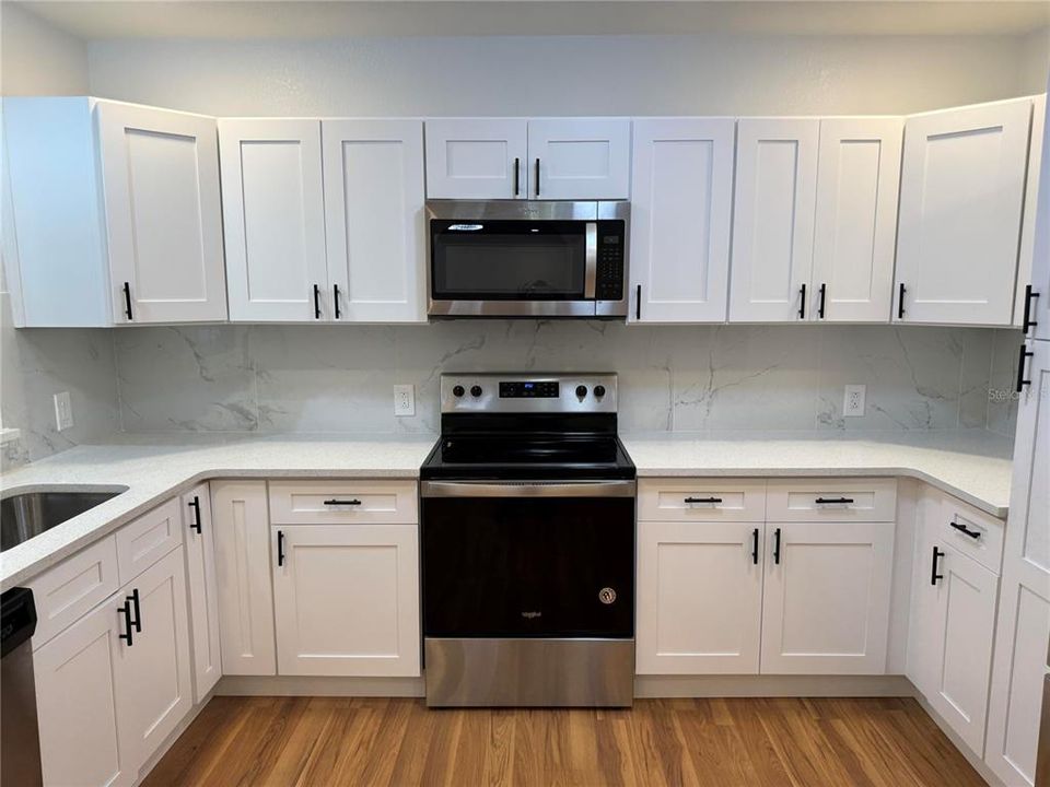 На продажу: $349,995 (3 спален, 2 ванн, 1360 Квадратных фут)