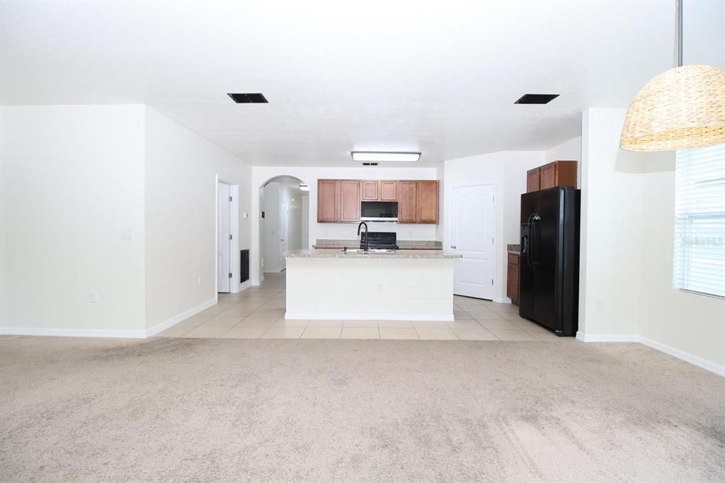 En Venta: $320,000 (4 camas, 2 baños, 1780 Pies cuadrados)