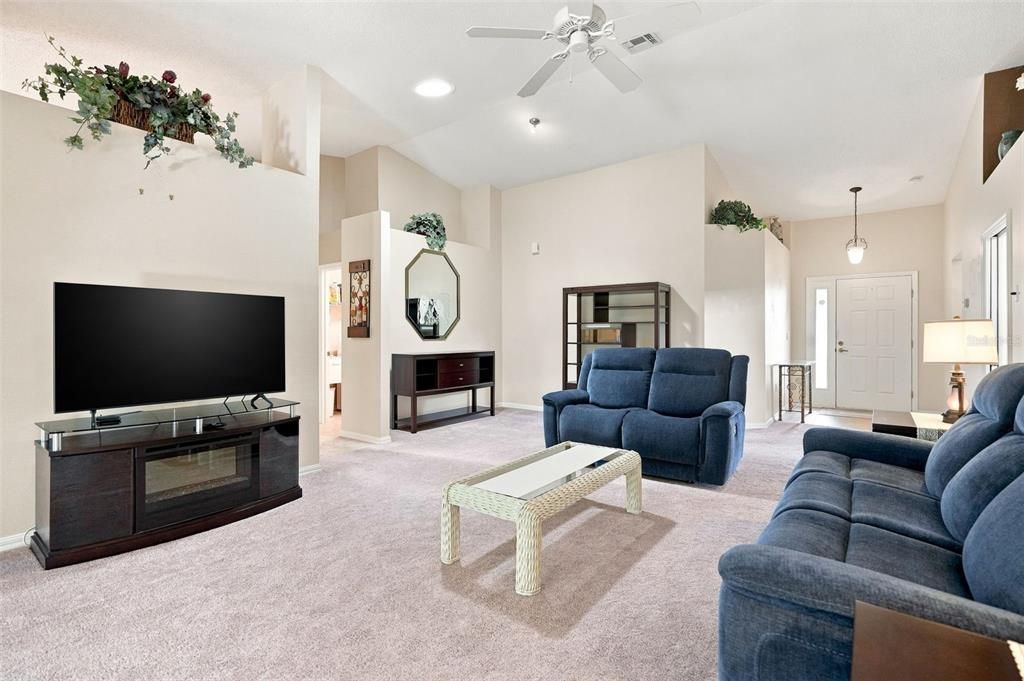 For Sale: $269,900 (2 beds, 2 baths, 1503 Square Feet)