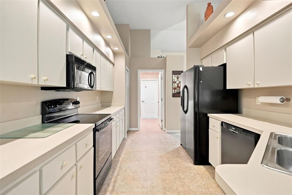 For Sale: $269,900 (2 beds, 2 baths, 1503 Square Feet)