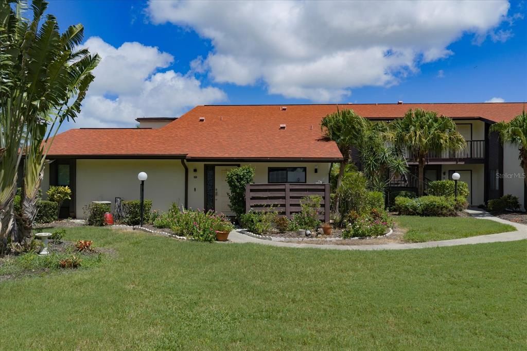 For Sale: $175,000 (2 beds, 2 baths, 1280 Square Feet)
