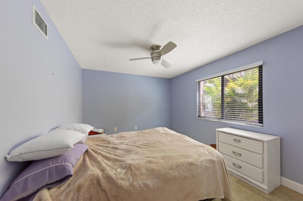 For Sale: $175,000 (2 beds, 2 baths, 1280 Square Feet)