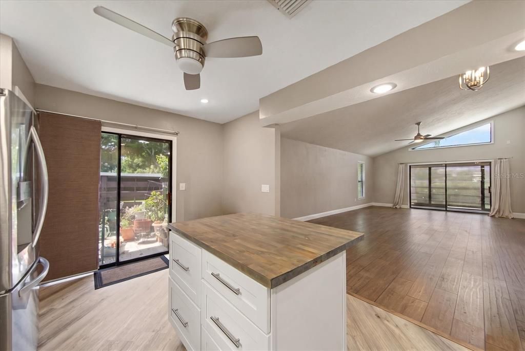 For Sale: $175,000 (2 beds, 2 baths, 1280 Square Feet)