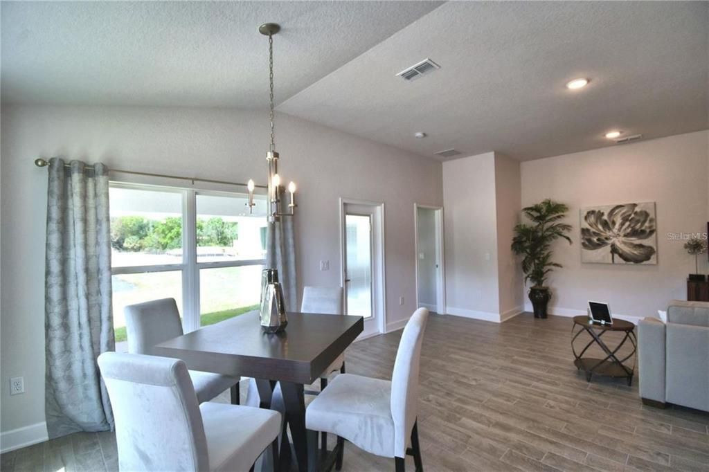 For Sale: $302,000 (3 beds, 2 baths, 1970 Square Feet)