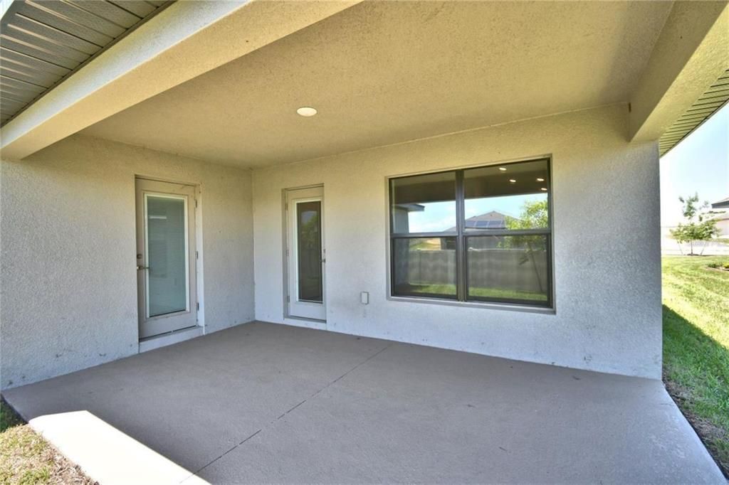 For Sale: $302,000 (3 beds, 2 baths, 1970 Square Feet)