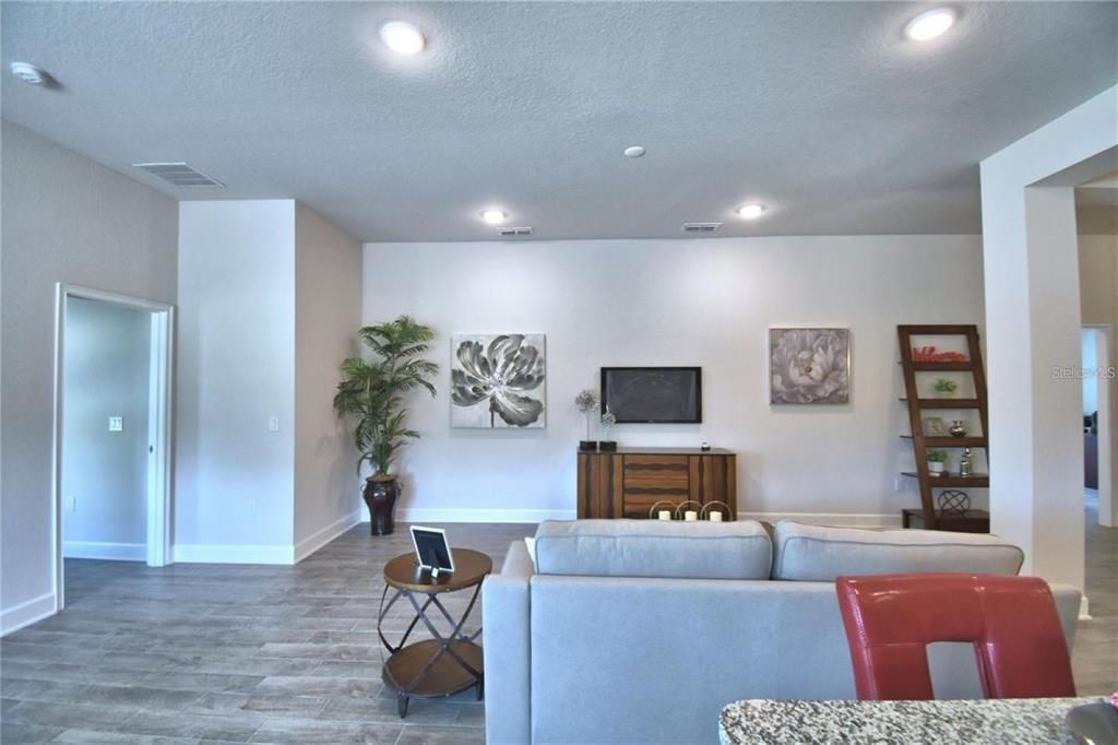 For Sale: $302,000 (3 beds, 2 baths, 1970 Square Feet)
