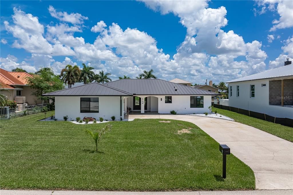 For Sale: $785,000 (3 beds, 2 baths, 2234 Square Feet)