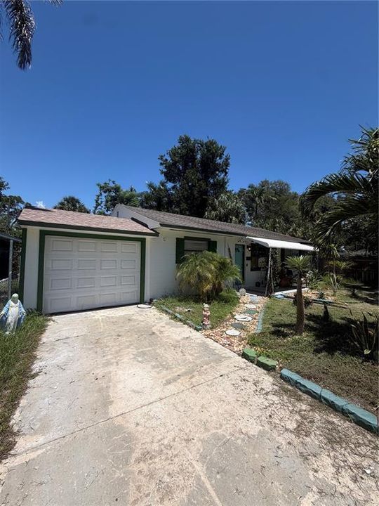 For Sale: $275,000 (3 beds, 2 baths, 1366 Square Feet)