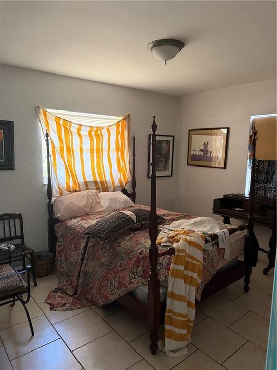 For Sale: $275,000 (3 beds, 2 baths, 1366 Square Feet)