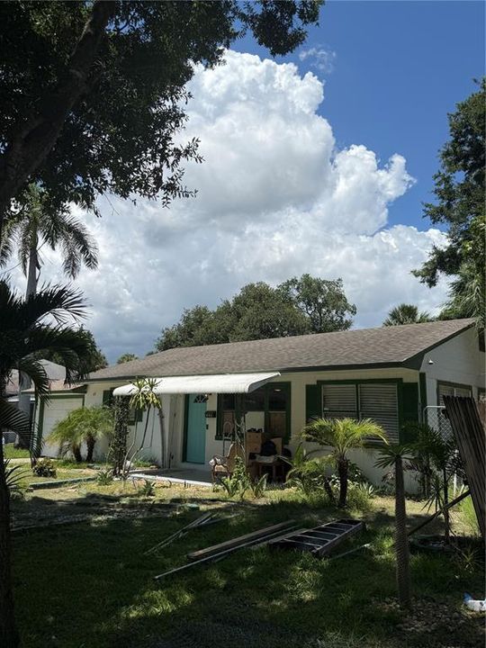 For Sale: $275,000 (3 beds, 2 baths, 1366 Square Feet)