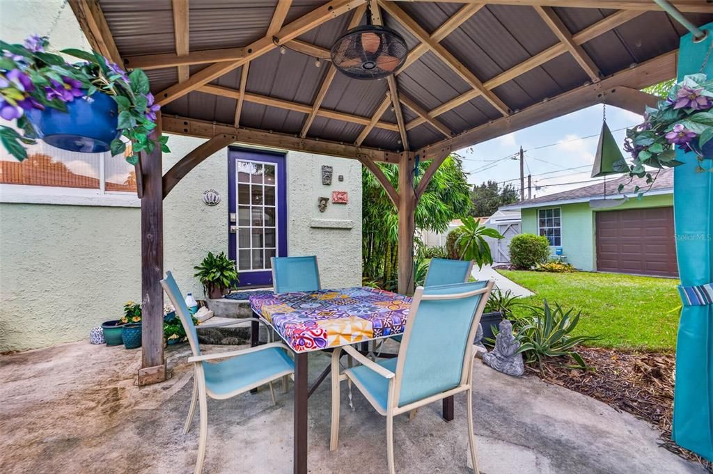 En Venta: $849,000 (3 camas, 1 baños, 2168 Pies cuadrados)