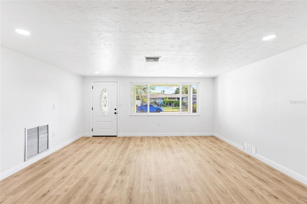 For Rent: $1,950 (3 beds, 2 baths, 1344 Square Feet)