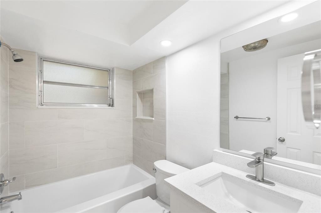 For Rent: $1,950 (3 beds, 2 baths, 1344 Square Feet)