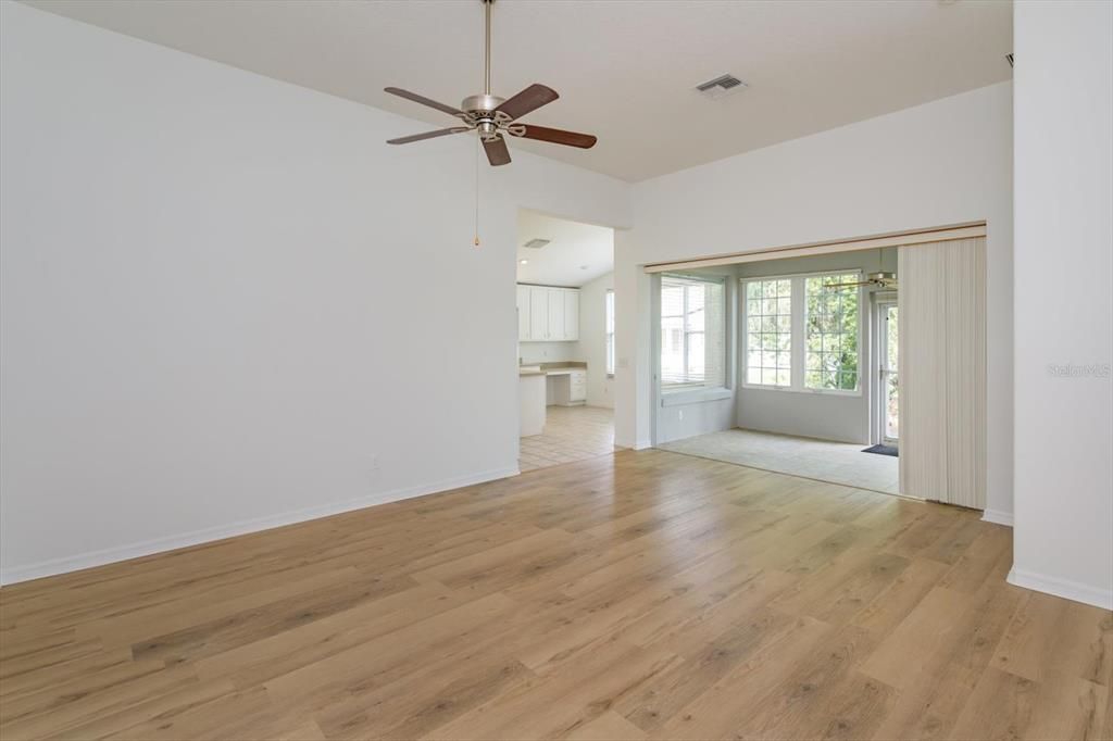 For Sale: $300,000 (3 beds, 2 baths, 1595 Square Feet)