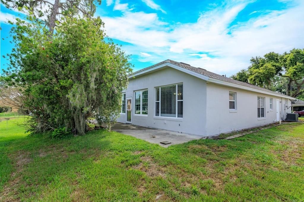 For Sale: $300,000 (3 beds, 2 baths, 1595 Square Feet)