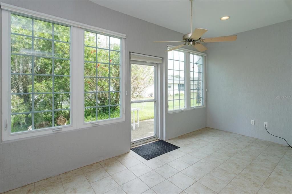 For Sale: $300,000 (3 beds, 2 baths, 1595 Square Feet)