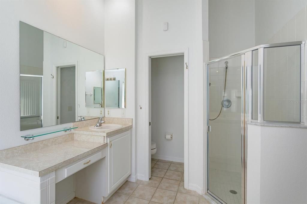 For Sale: $300,000 (3 beds, 2 baths, 1595 Square Feet)