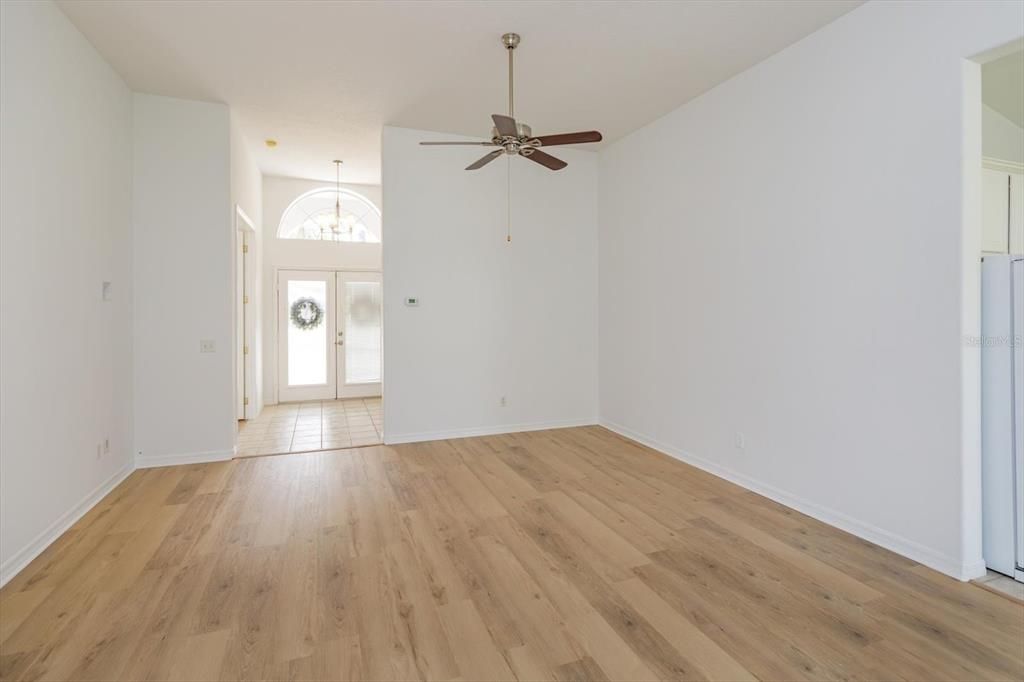 For Sale: $300,000 (3 beds, 2 baths, 1595 Square Feet)