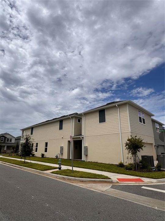 For Rent: $3,800 (5 beds, 4 baths, 2841 Square Feet)