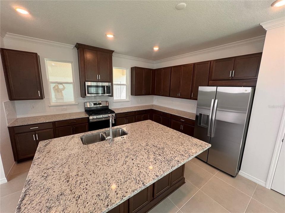 For Rent: $3,800 (5 beds, 4 baths, 2841 Square Feet)