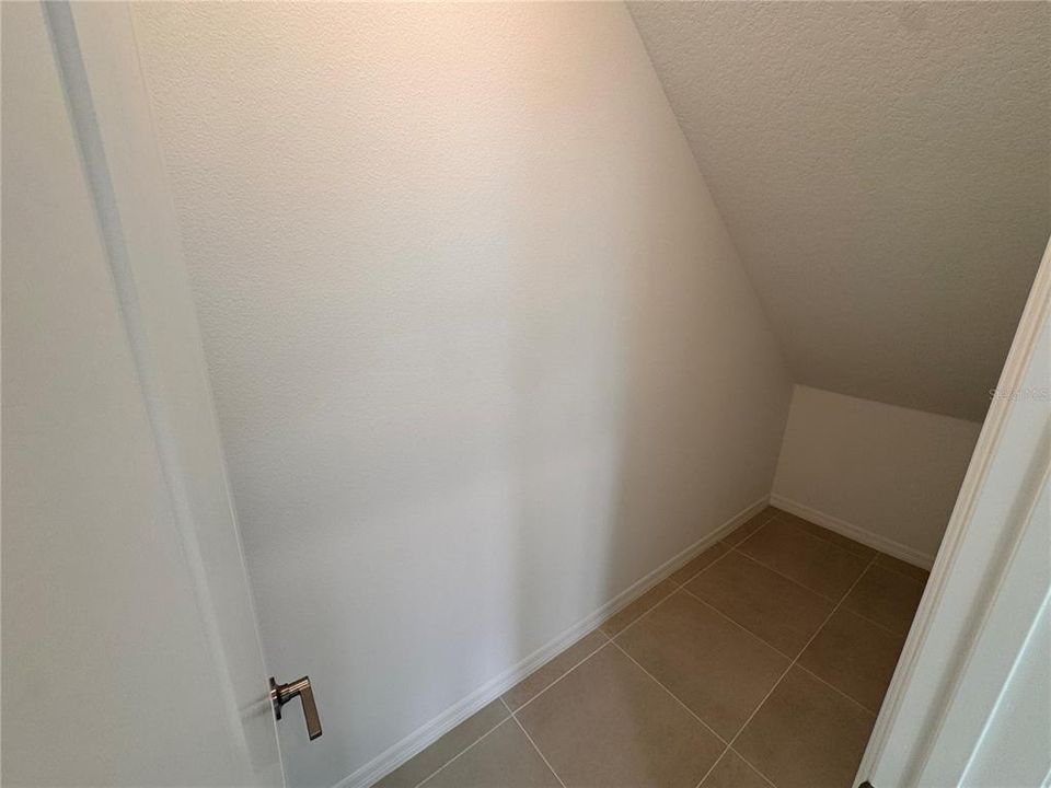For Rent: $3,800 (5 beds, 4 baths, 2841 Square Feet)