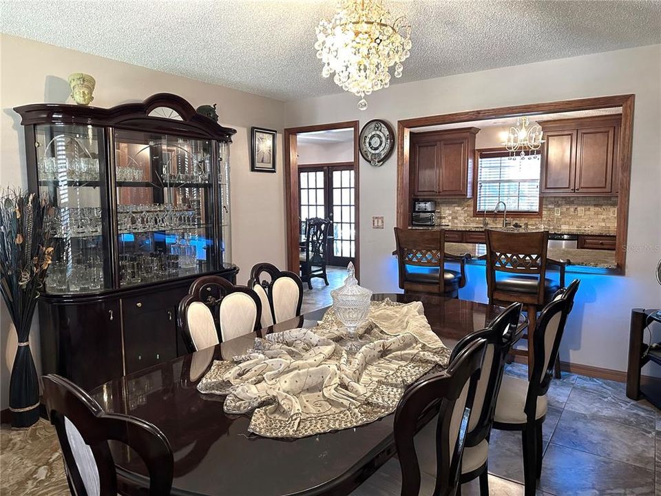 En Renta: $2,900 (4 camas, 2 baños, 2487 Pies cuadrados)