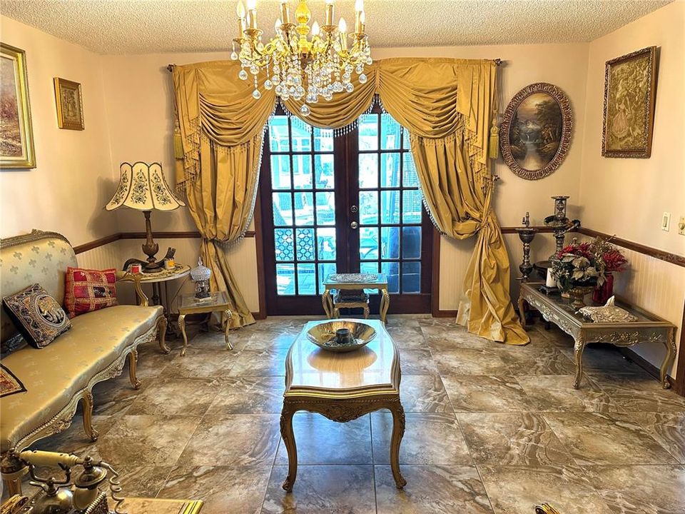 En Renta: $2,900 (4 camas, 2 baños, 2487 Pies cuadrados)
