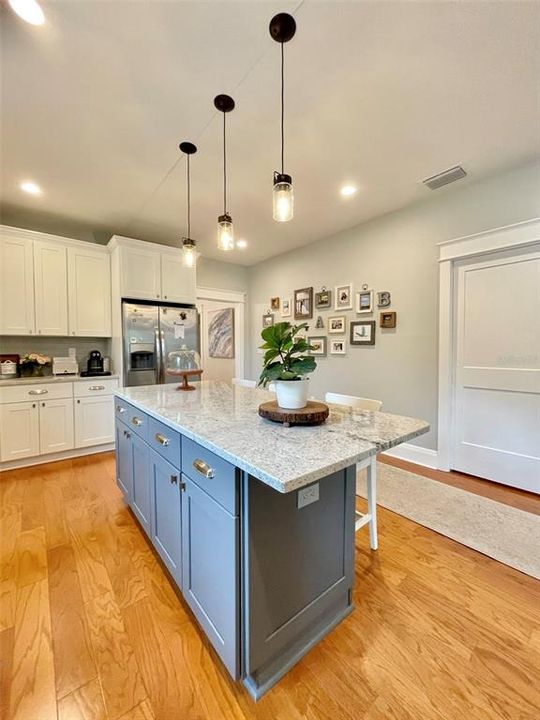 For Rent: $3,350 (3 beds, 2 baths, 1765 Square Feet)