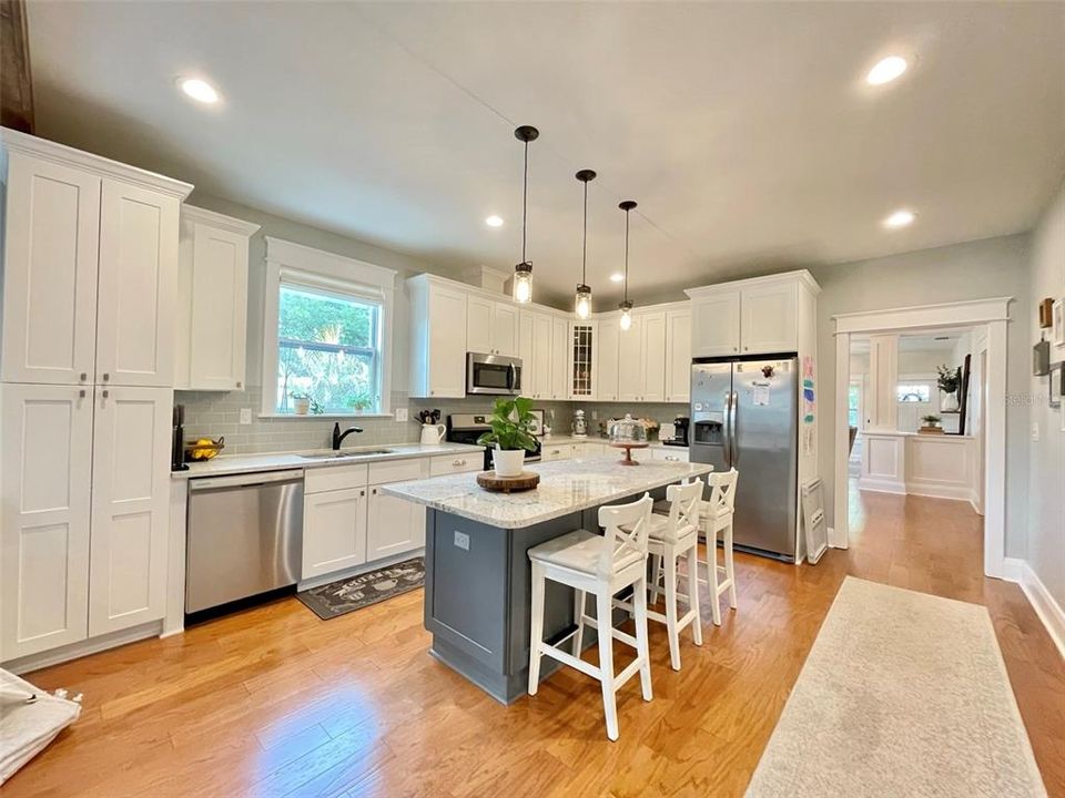 For Rent: $3,350 (3 beds, 2 baths, 1765 Square Feet)