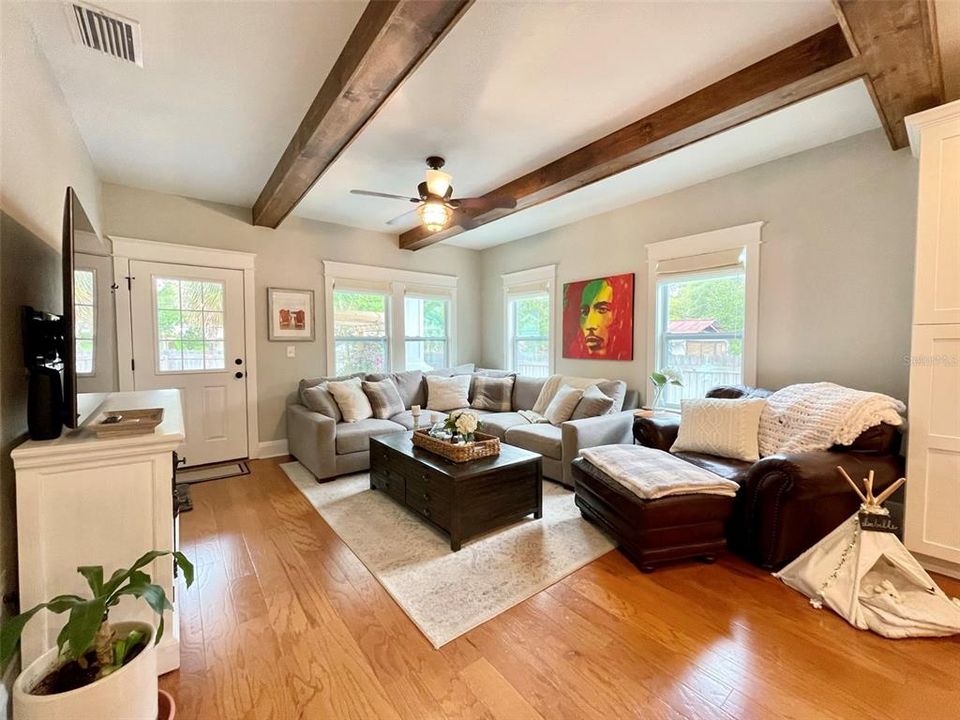 For Rent: $3,350 (3 beds, 2 baths, 1765 Square Feet)