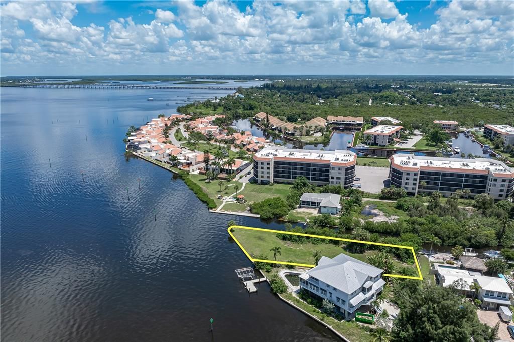 For Sale: $735,000 (0.40 acres)