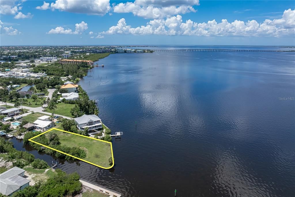 For Sale: $735,000 (0.40 acres)