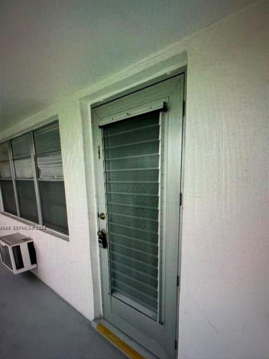 For Sale: $94,000 (1 beds, 1 baths, 570 Square Feet)