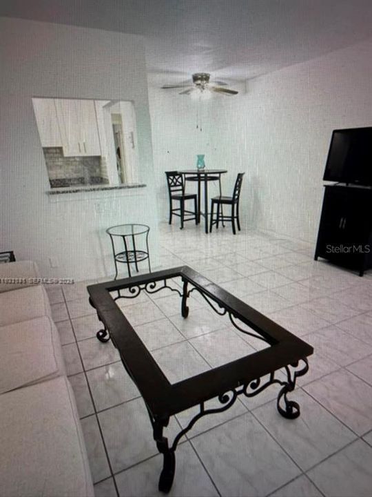 For Sale: $94,000 (1 beds, 1 baths, 570 Square Feet)