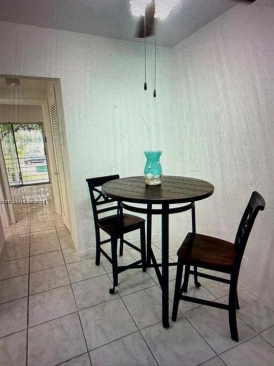 For Sale: $94,000 (1 beds, 1 baths, 570 Square Feet)