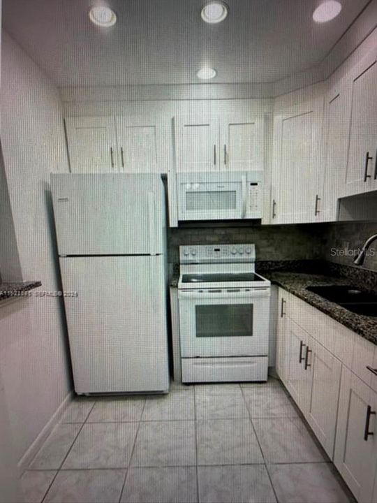 For Sale: $94,000 (1 beds, 1 baths, 570 Square Feet)