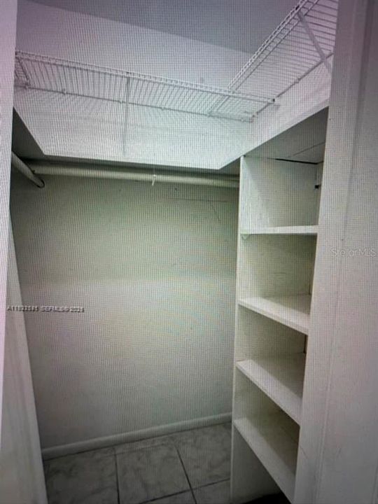 For Sale: $94,000 (1 beds, 1 baths, 570 Square Feet)